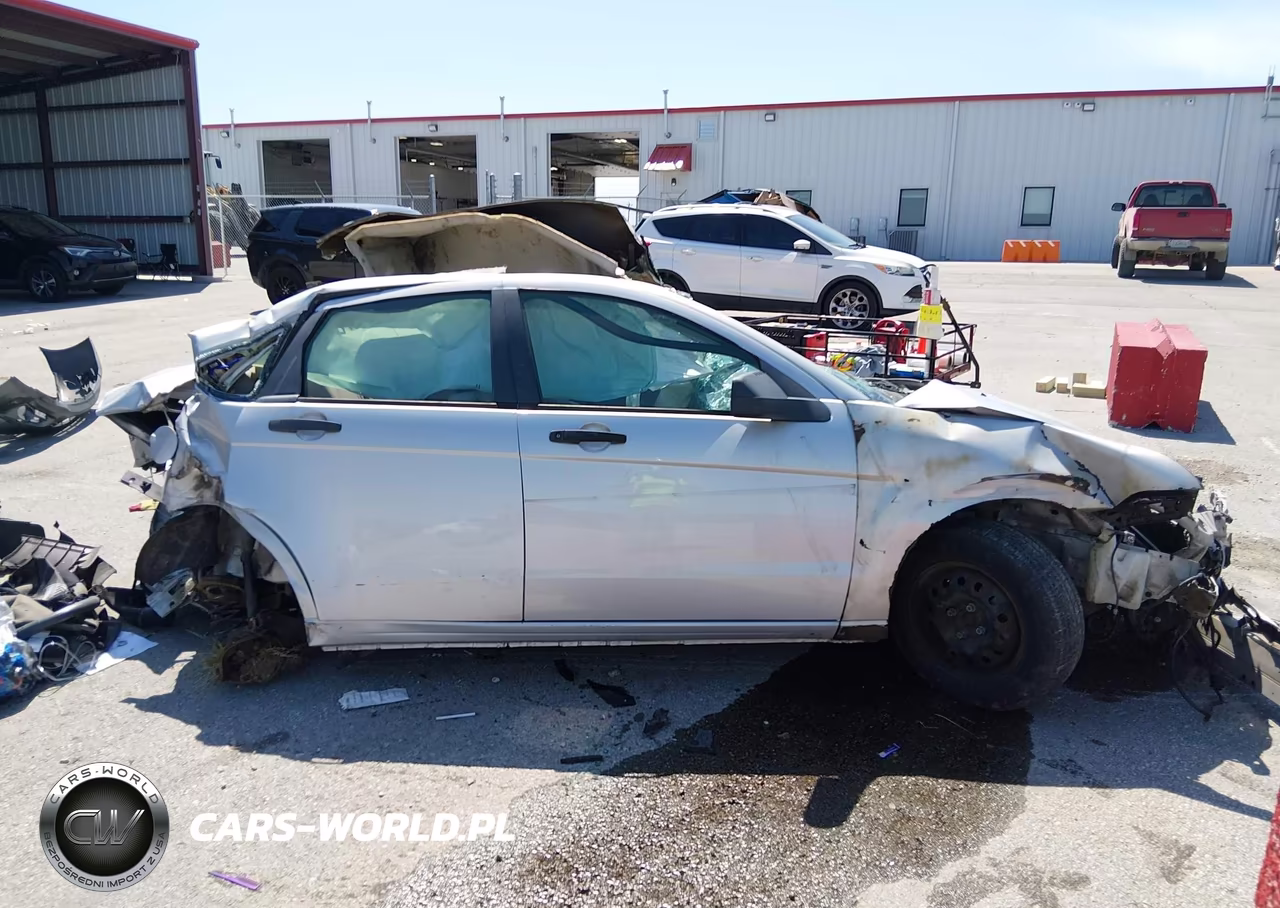 2008 Ford Focus S VIN:1FAHP34N58W266344 - 13