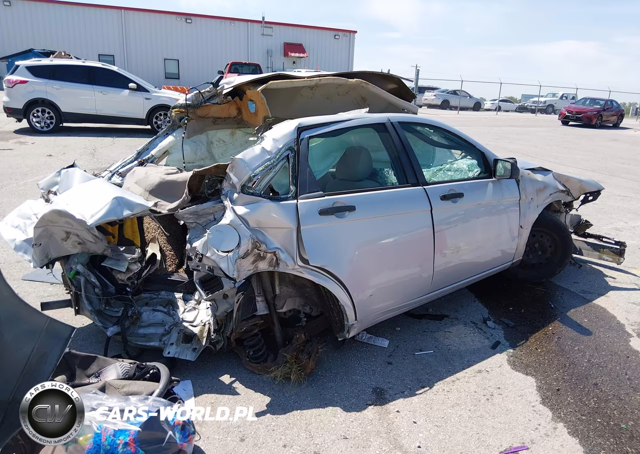 2008 Ford Focus S VIN:1FAHP34N58W266344 - 4