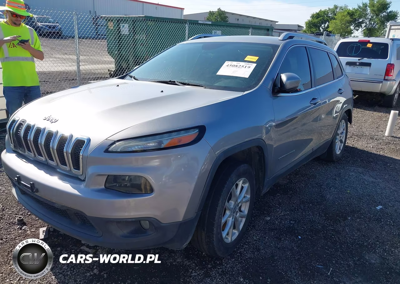 2016 Jeep Cherokee Latitude VIN:1C4PJLCB6GW125781 - 2