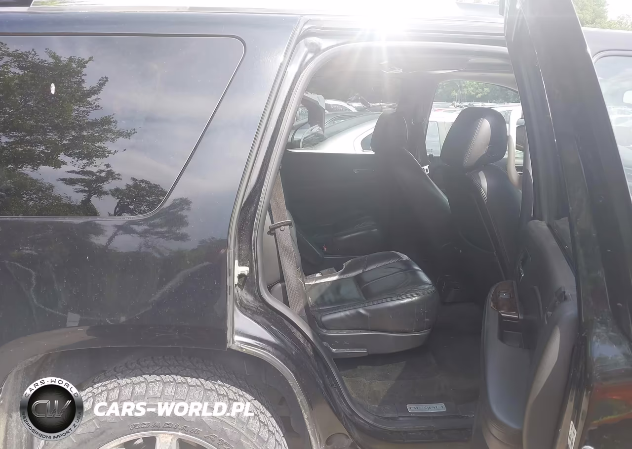 2007 GMC Yukon Denali VIN:1GKFK63867J328279 - 8
