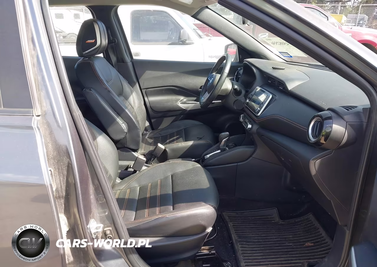 2018 Nissan Kicks Sr VIN:3N1CP5CU9JL535596 - 5