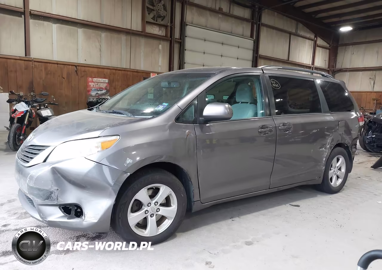 2013 Toyota Sienna Le V6 8 Passenger VIN:5TDKK3DC3DS344546 - 2