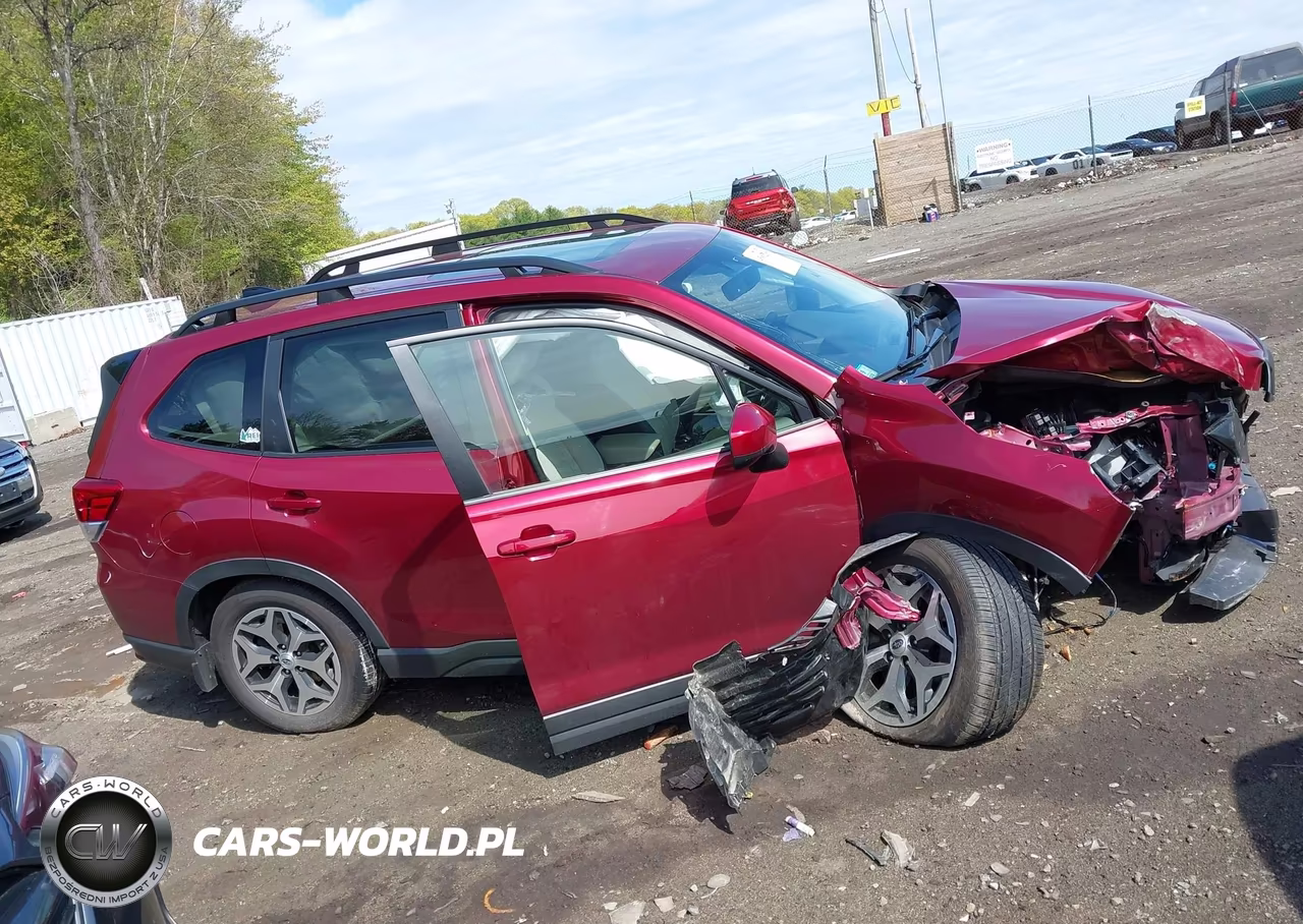 2024 Subaru Forester Premium VIN:JF2SKADC0RH495782 - 13