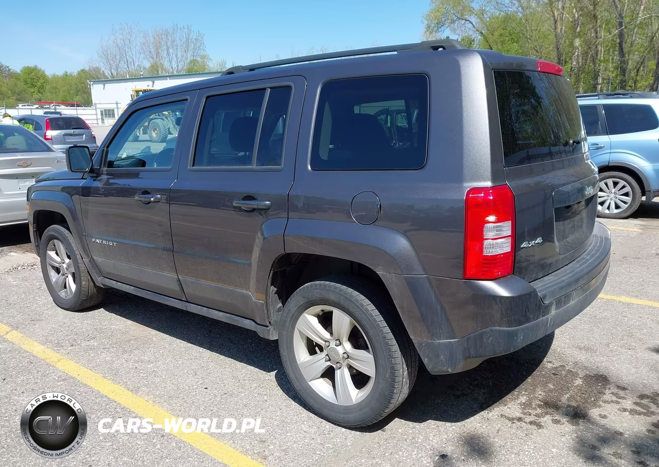 2016 Jeep Patriot Latitude VIN:1C4NJRFB0GD632547 - 3
