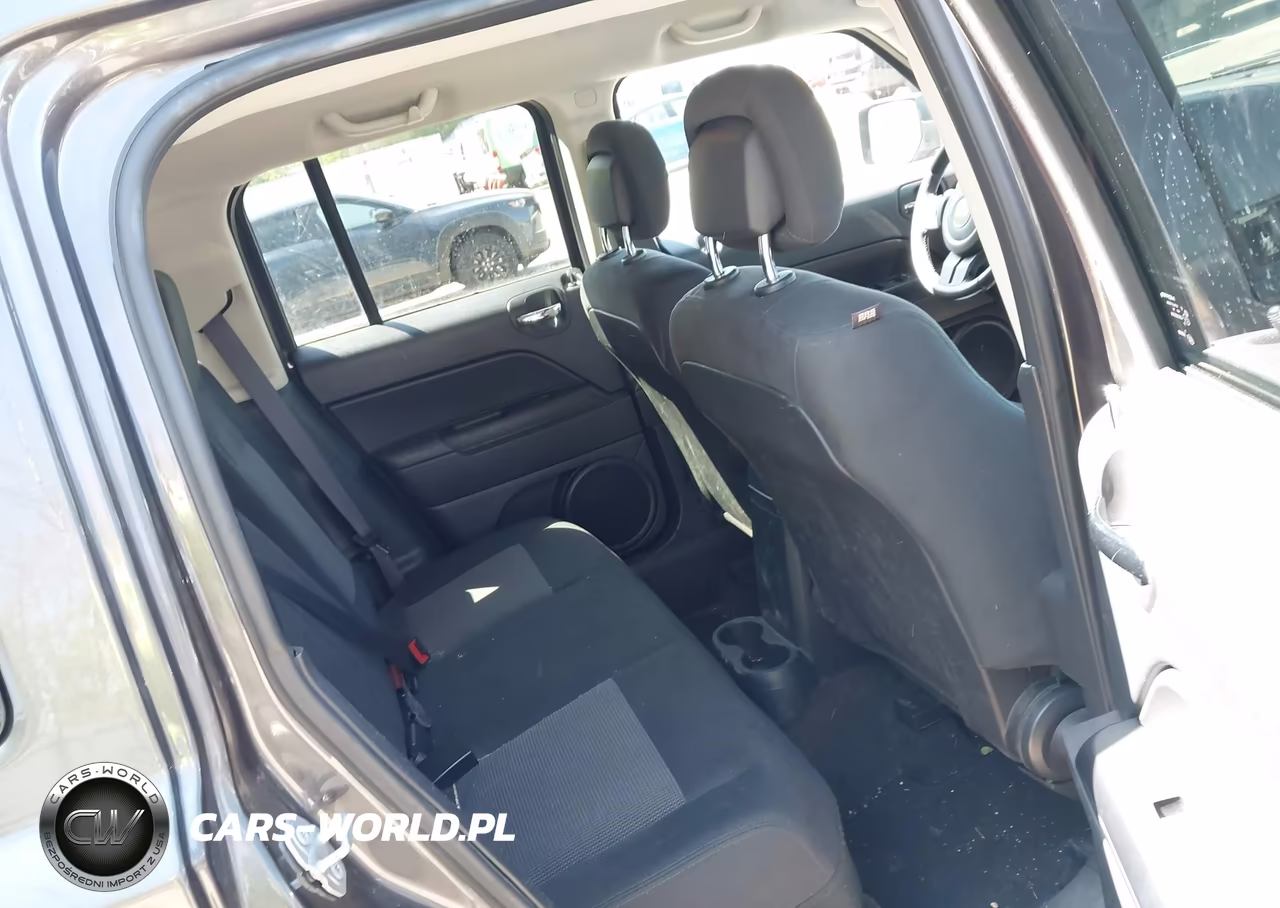 2016 Jeep Patriot Latitude VIN:1C4NJRFB0GD632547 - 8