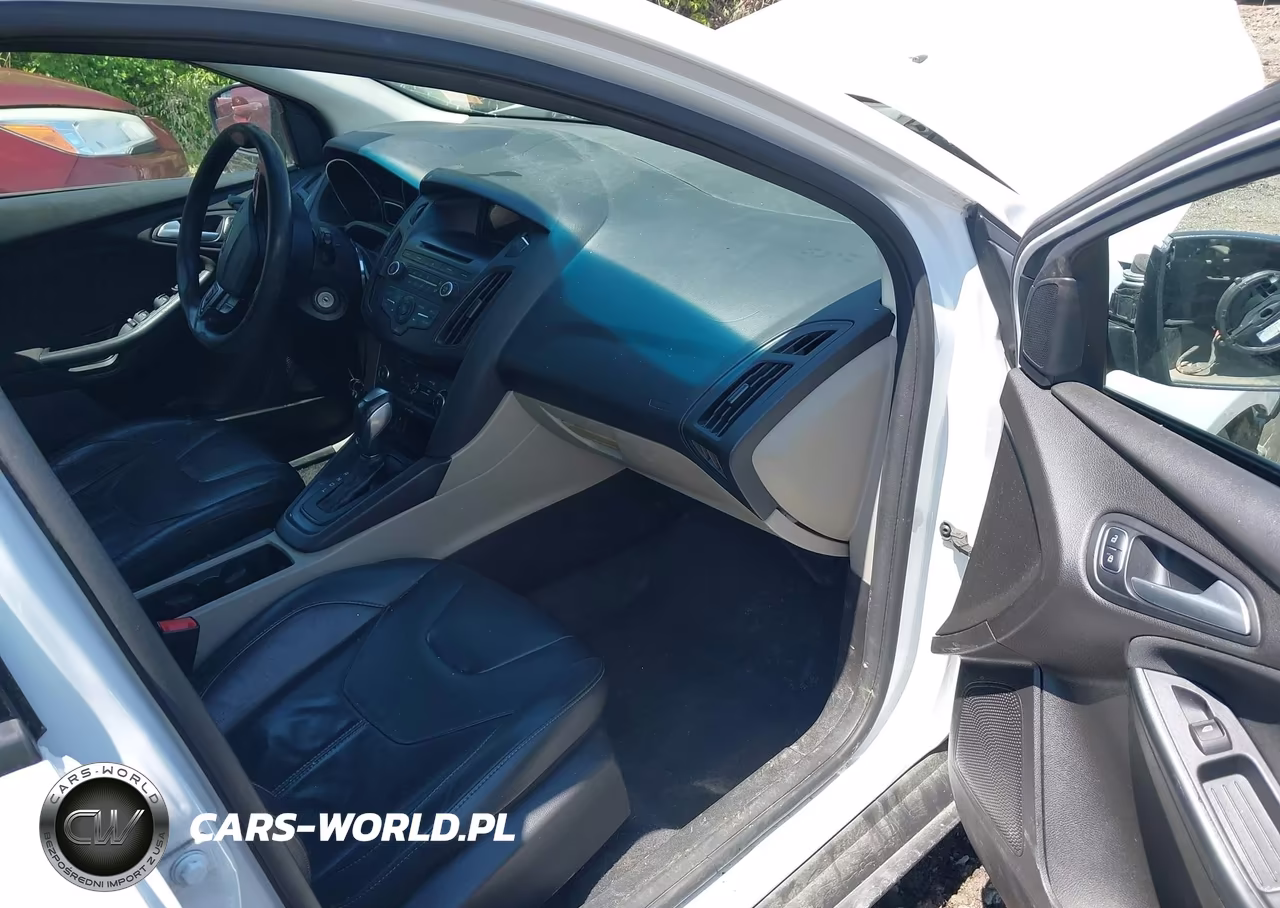 2016 Ford Focus Se VIN:1FADP3K24GL397028 - 5