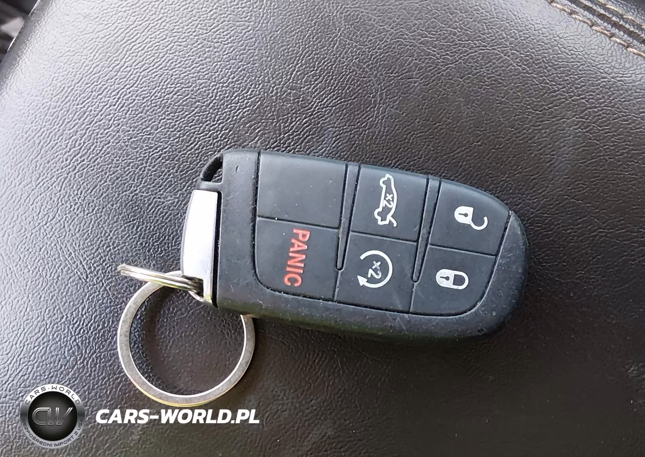 2015 Chrysler 200 C VIN:1C3CCCEG7FN530218 - 11