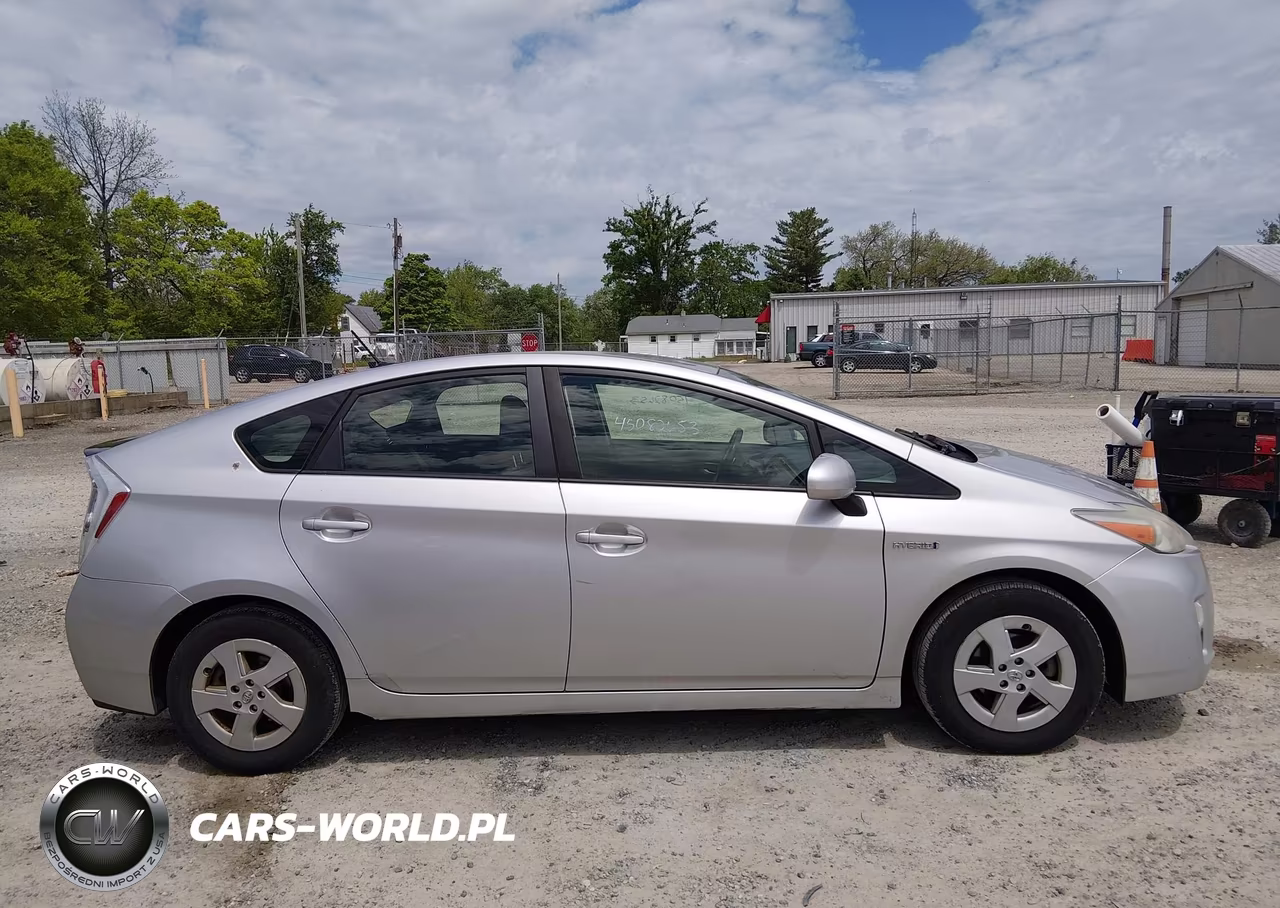 2011 Toyota Prius Three VIN:JTDKN3DU1B5349957 - 13