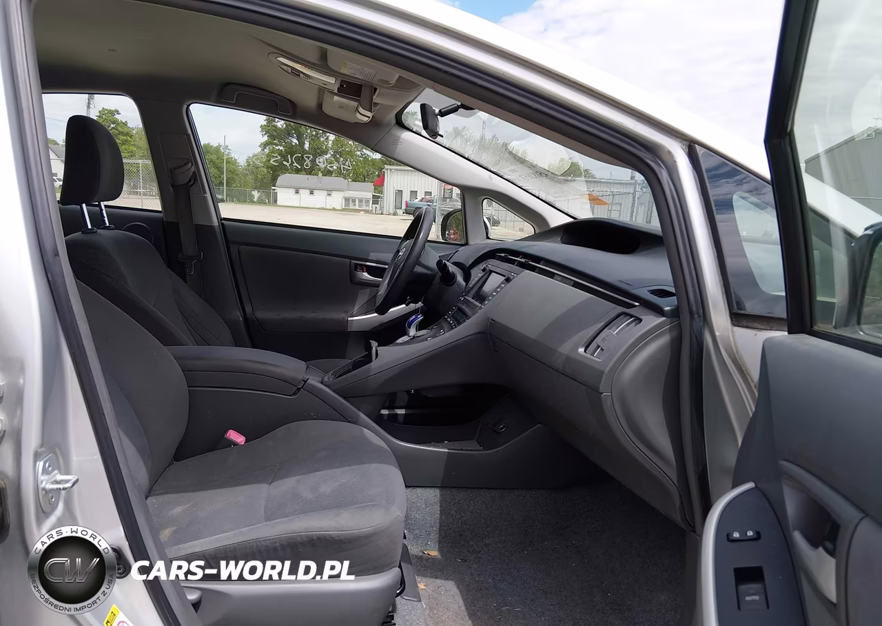 2011 Toyota Prius Three VIN:JTDKN3DU1B5349957 - 5