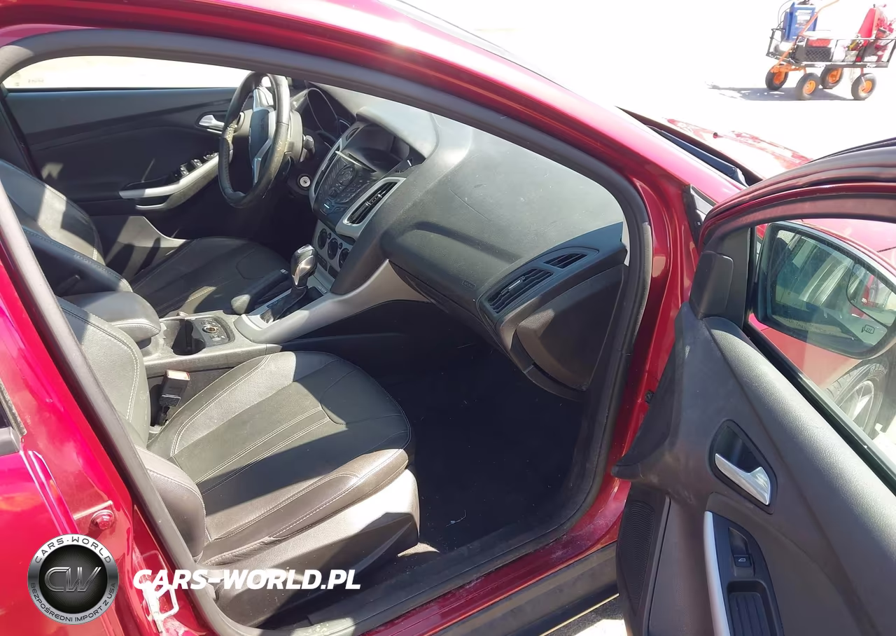 2014 Ford Focus Se VIN:1FADP3F28EL217783 - 5