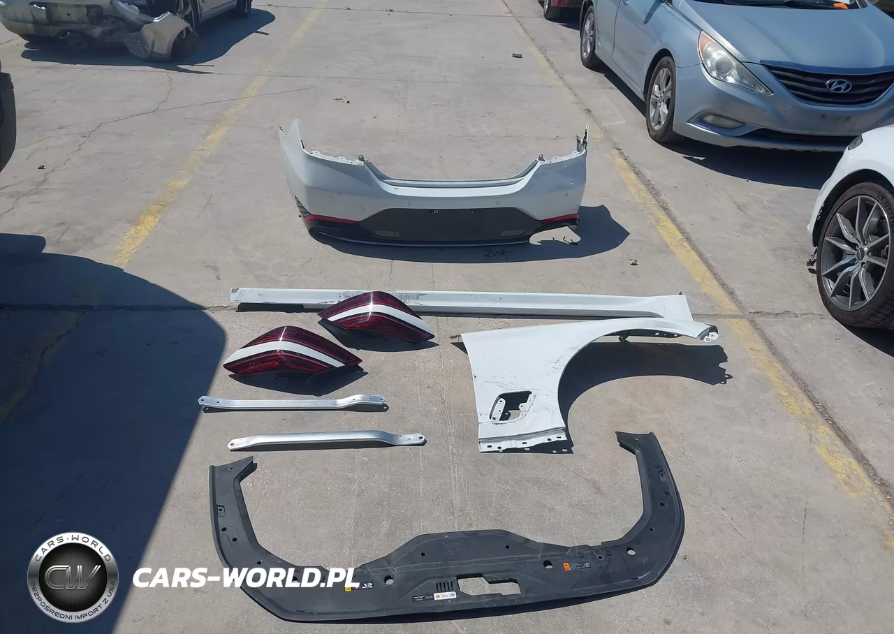 2022 Genesis G70 2.0T Awd VIN:KMTG34TA8NU086628 - 11
