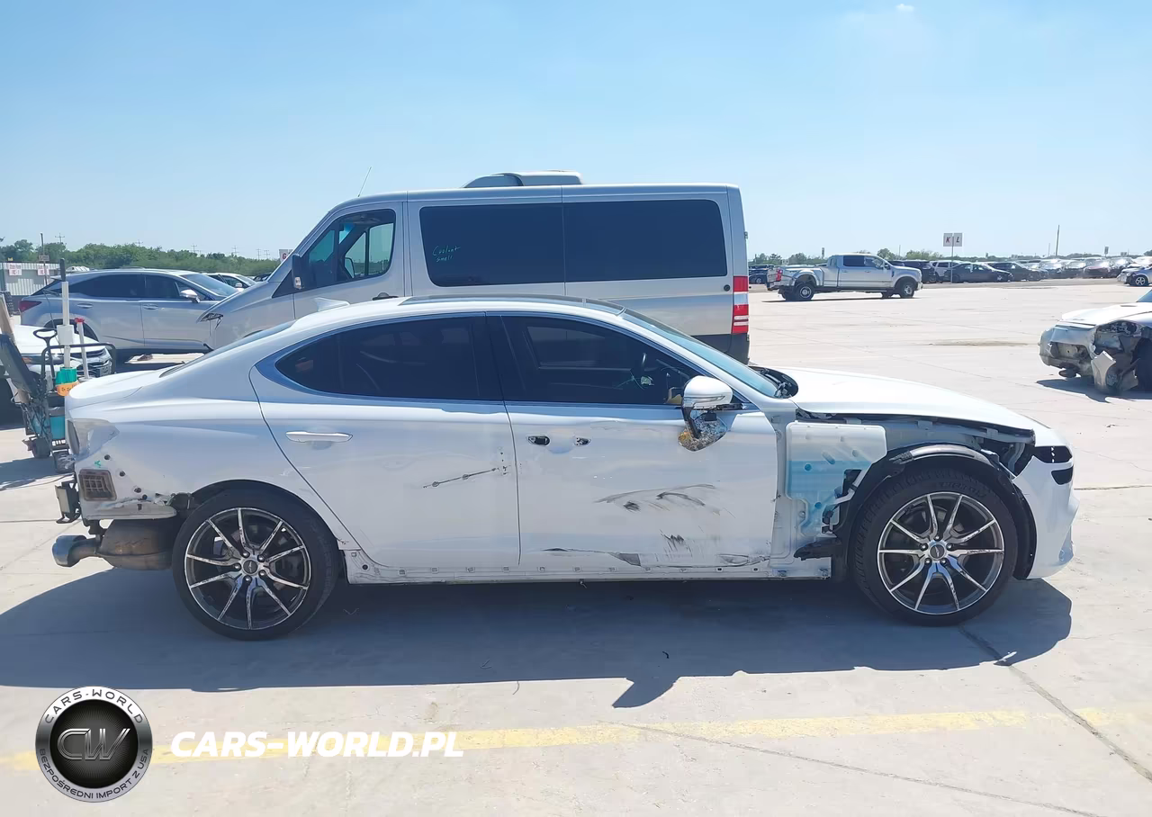 2022 Genesis G70 2.0T Awd VIN:KMTG34TA8NU086628 - 13