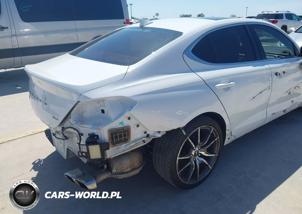 2022 Genesis G70 2.0T Awd VIN:KMTG34TA8NU086628 - 17