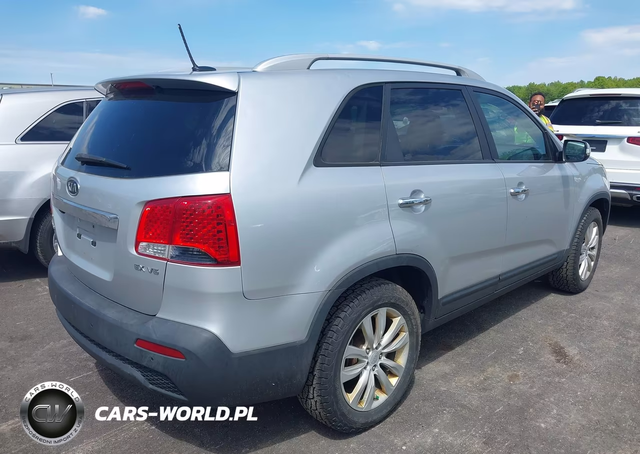 2011 Kia Sorento Ex V6 VIN:5XYKU4A2XBG047229 - 4