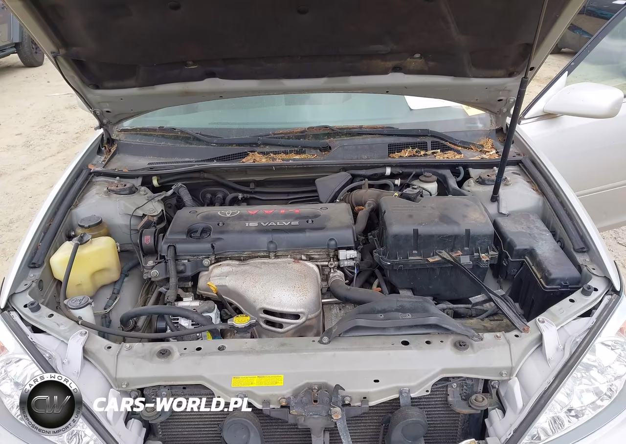 2002 Toyota Camry Le VIN:JTDBE32K120111556 - 10