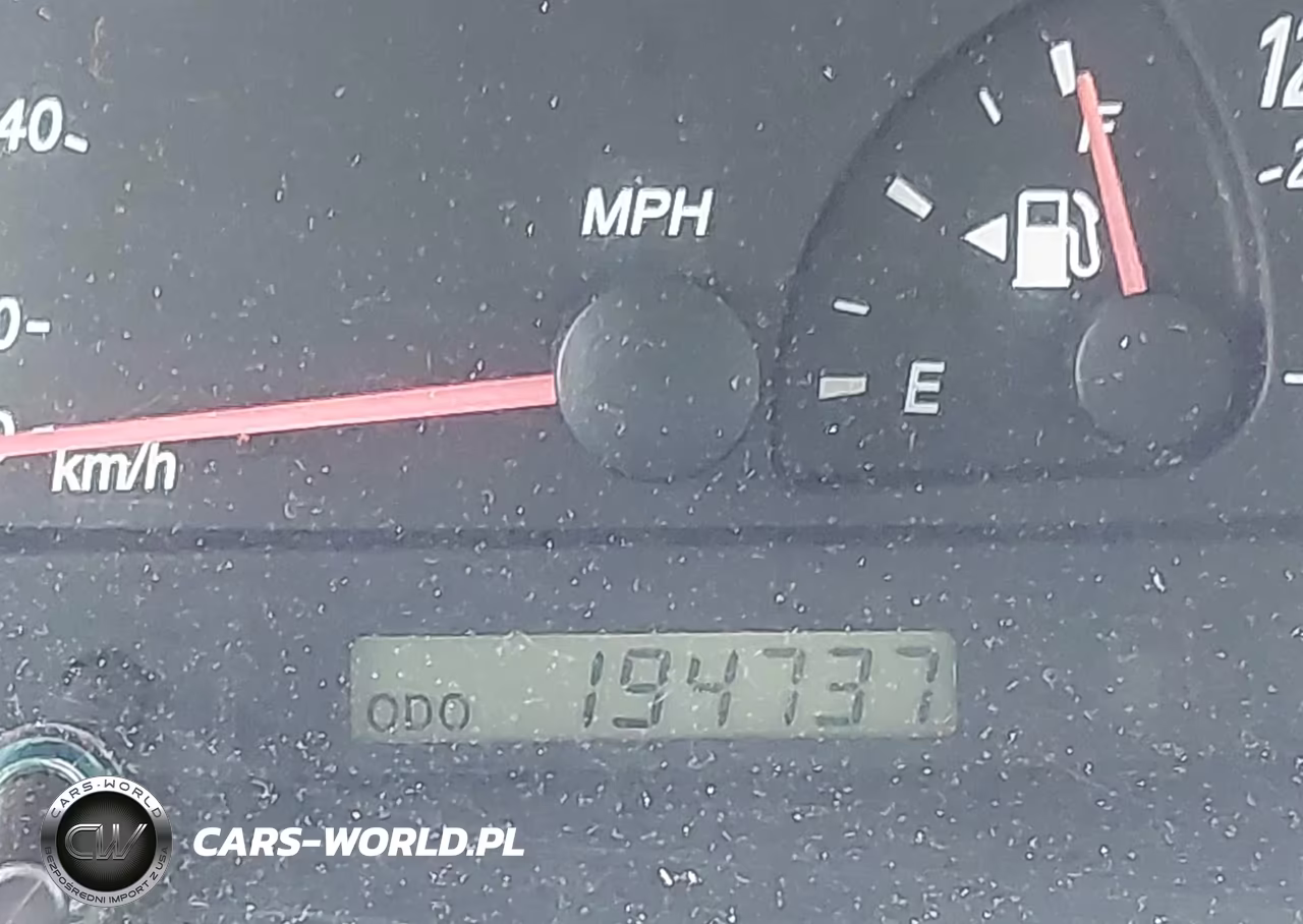 2002 Toyota Camry Le VIN:JTDBE32K120111556 - 15