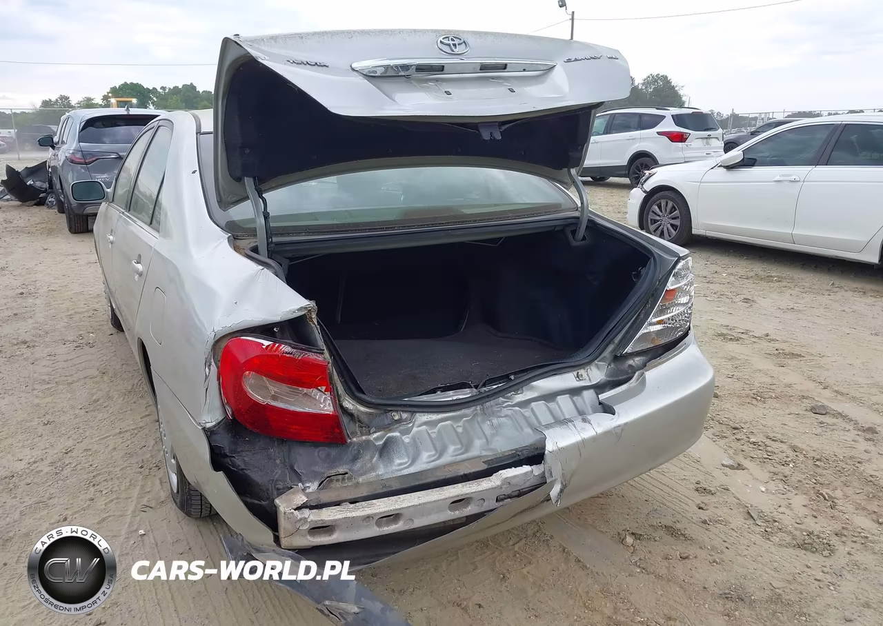 2002 Toyota Camry Le VIN:JTDBE32K120111556 - 6