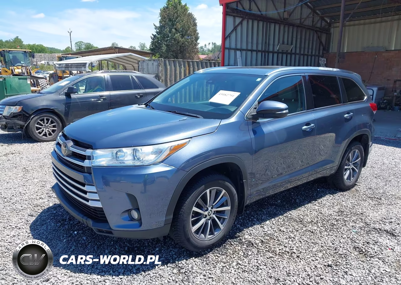 2018 Toyota Highlander Xle VIN:5TDJZRFH3JS847136 - 2