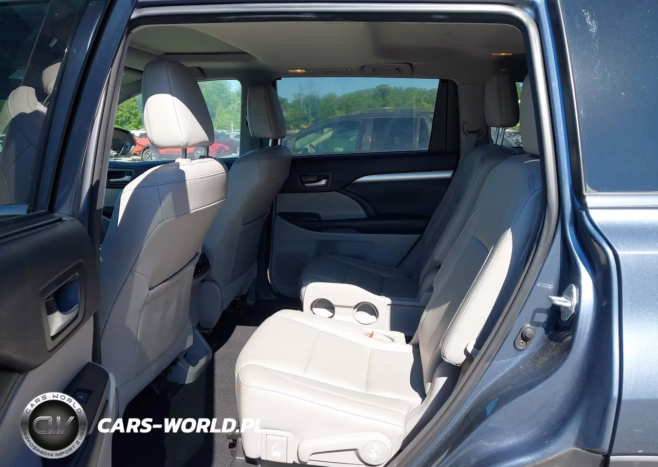 2018 Toyota Highlander Xle VIN:5TDJZRFH3JS847136 - 8