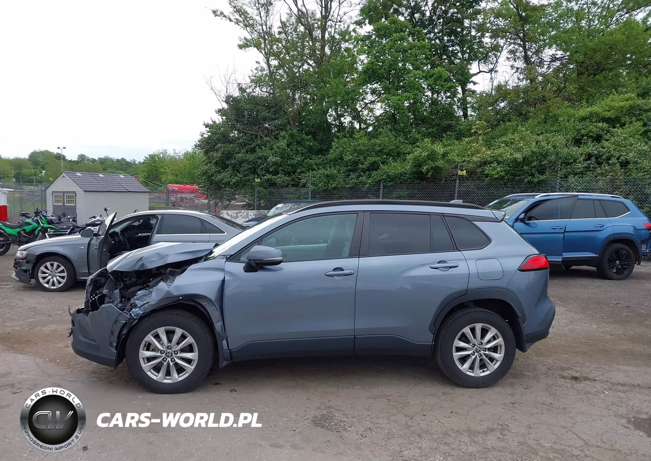 2022 Toyota Corolla Cross Le VIN:7MUCAABG2NV006256 - 14