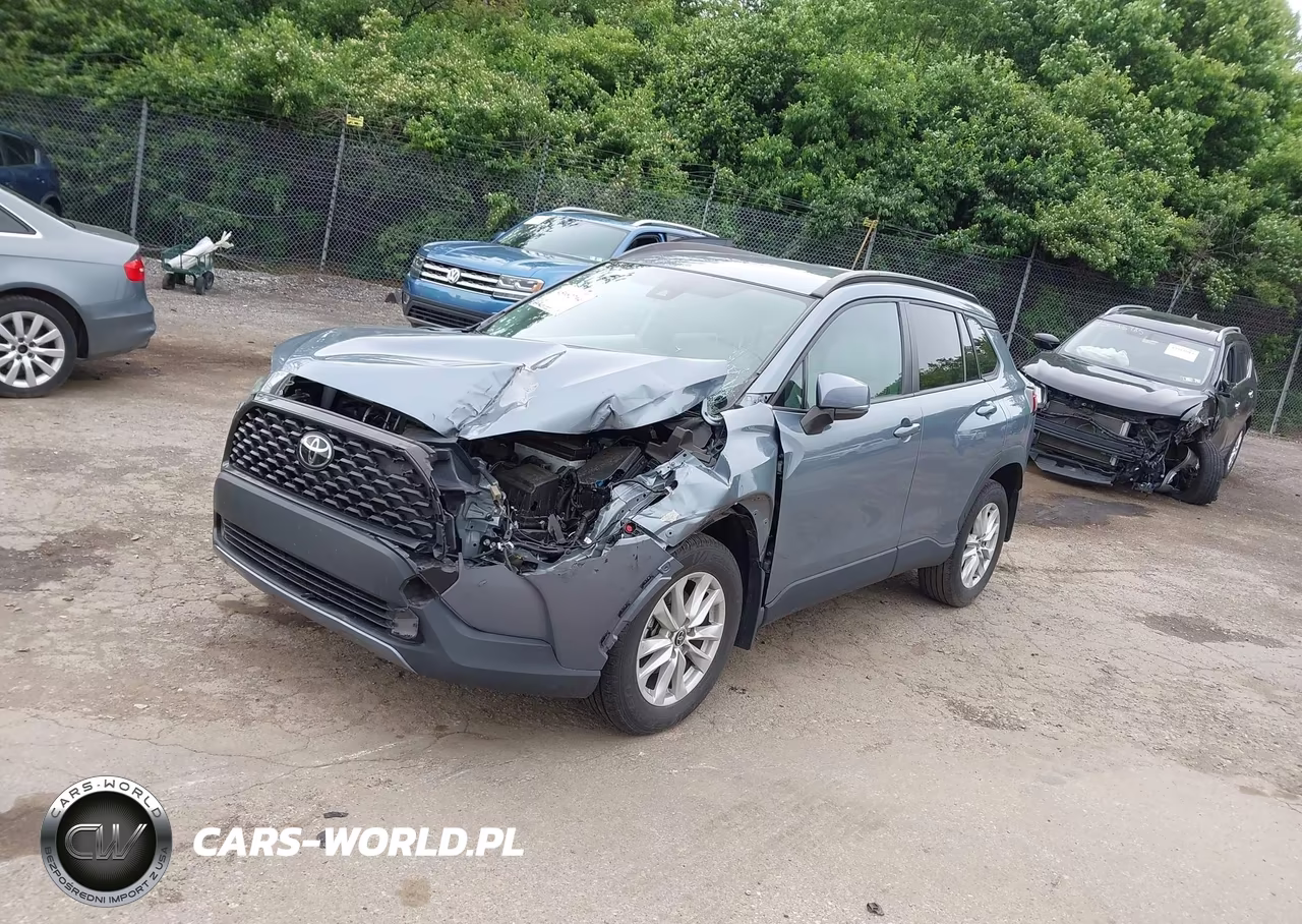 2022 Toyota Corolla Cross Le VIN:7MUCAABG2NV006256 - 2