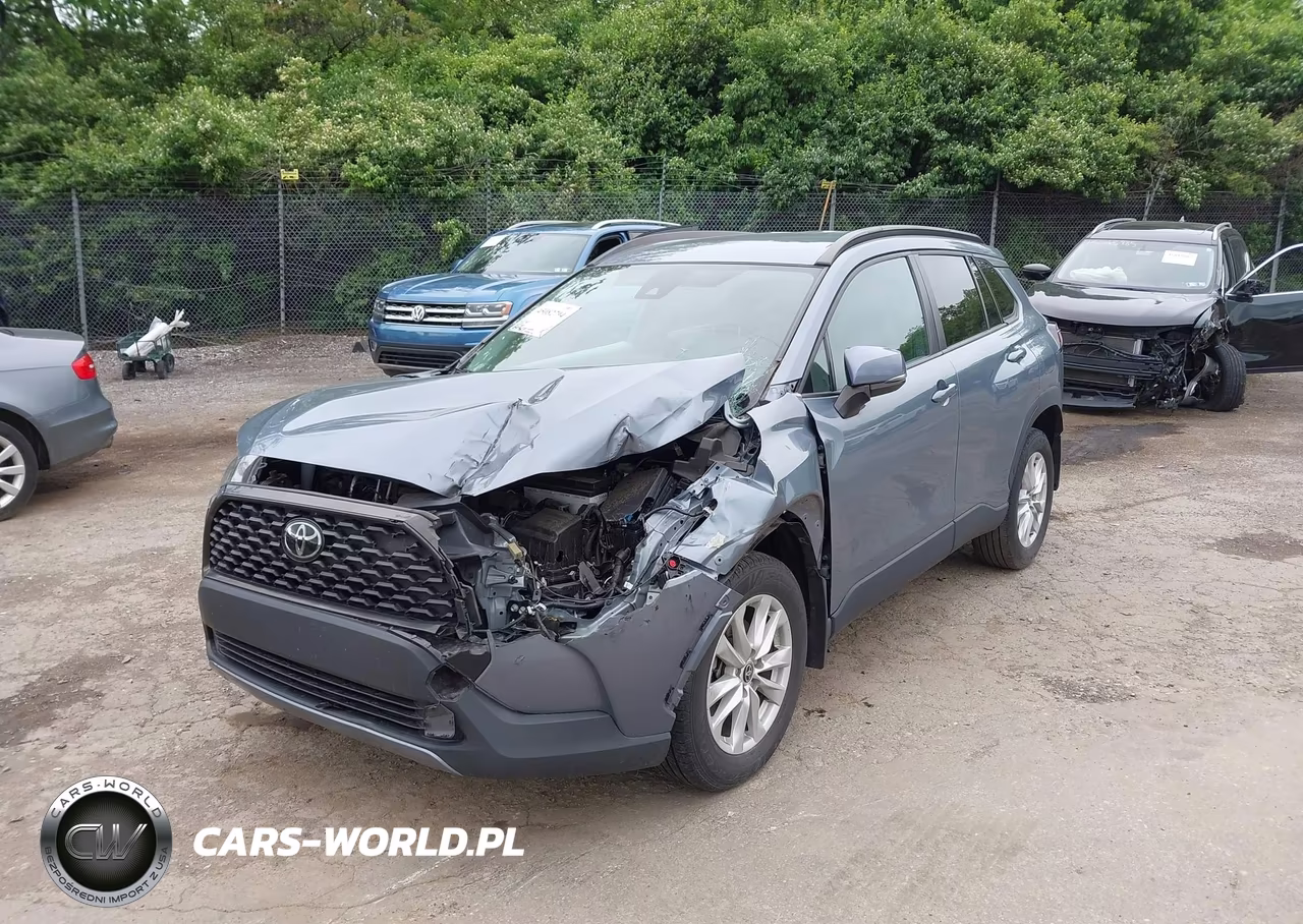 2022 Toyota Corolla Cross Le VIN:7MUCAABG2NV006256 - 6