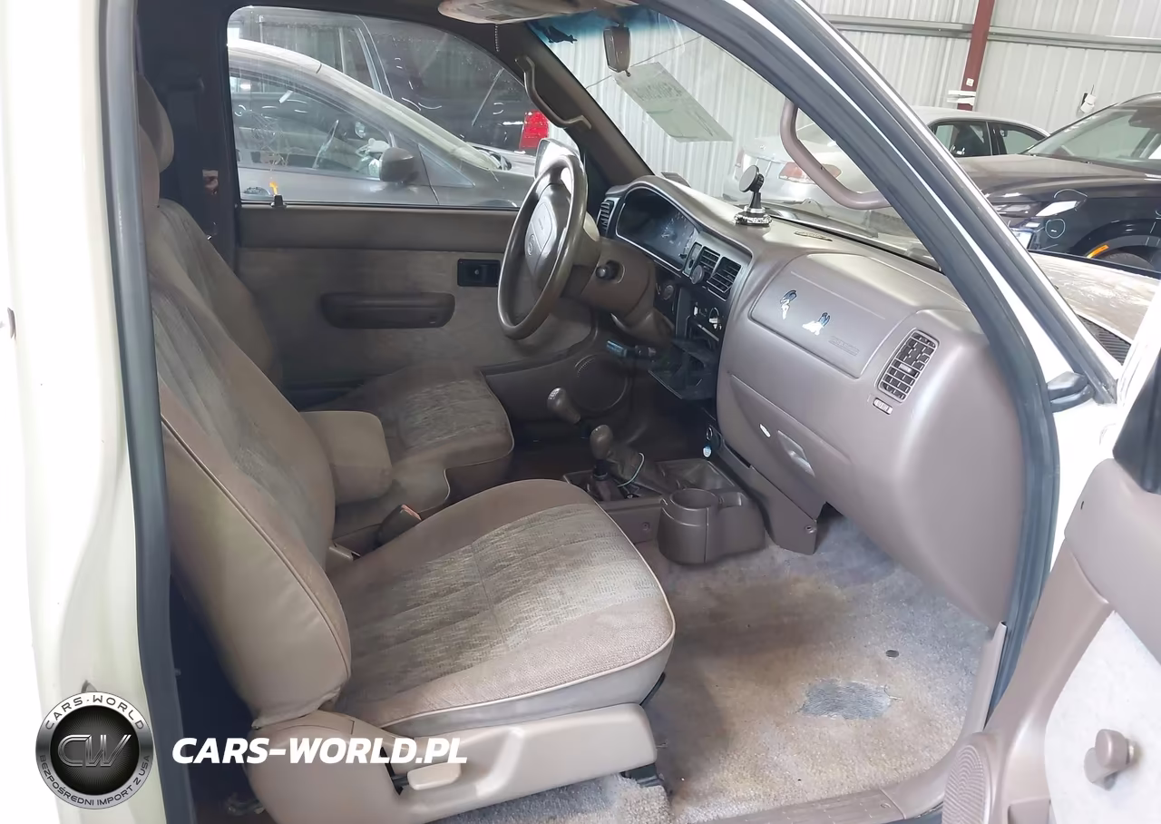 1999 Toyota Tacoma VIN:4TAWM72N1XZ464075 - 5
