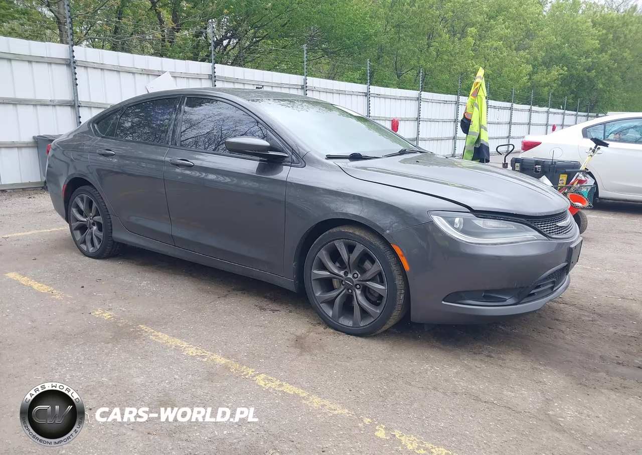 2015 Chrysler 200 S – zdjęcie 1 z 12