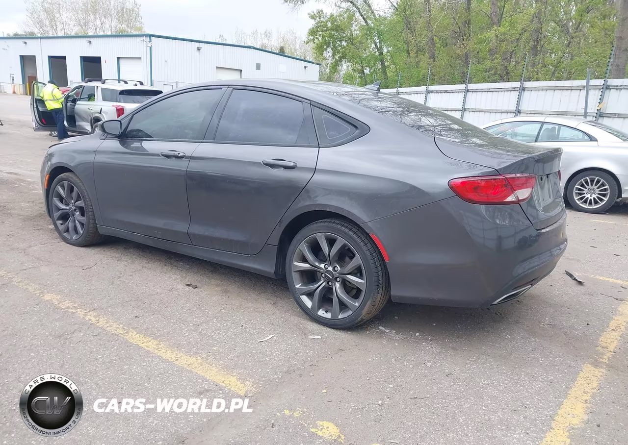 2015 Chrysler 200 S VIN:1C3CCCBG7FN551462 - 3