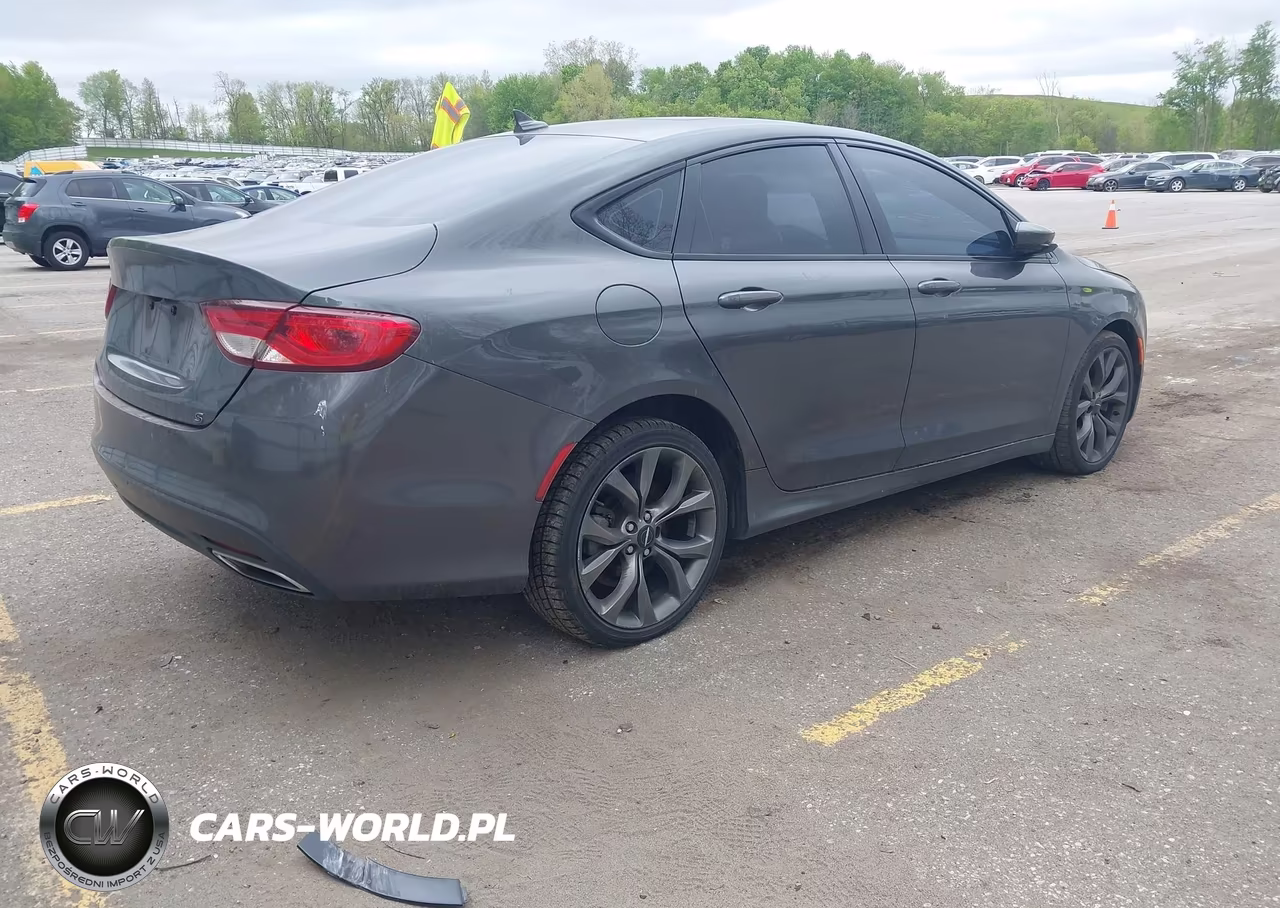 2015 Chrysler 200 S VIN:1C3CCCBG7FN551462 - 4