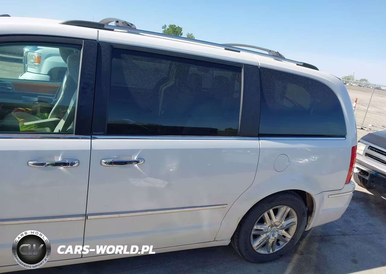2008 Chrysler Town & Country Limited VIN:2A8HR64X98R134700 - 13