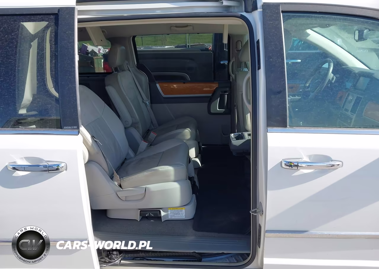2008 Chrysler Town & Country Limited VIN:2A8HR64X98R134700 - 8
