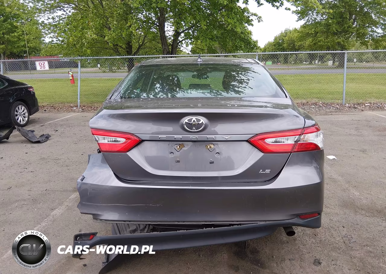 2019 Toyota Camry Le VIN:4T1B11HK5KU856841 - 16