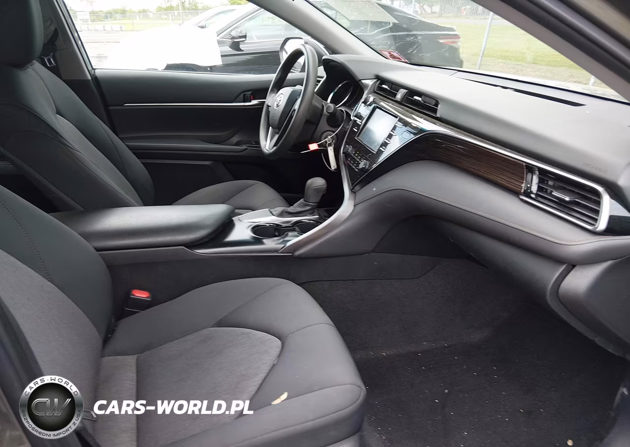 2019 Toyota Camry Le VIN:4T1B11HK5KU856841 - 5