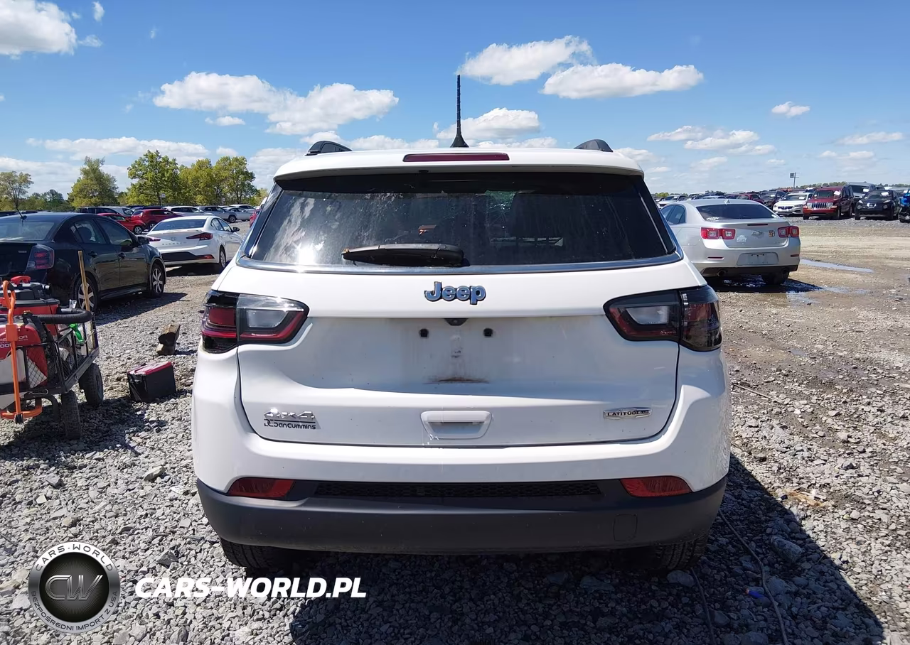 2022 Jeep Compass Latitude Lux 4X4 VIN:3C4NJDFB3NT231990 - 17