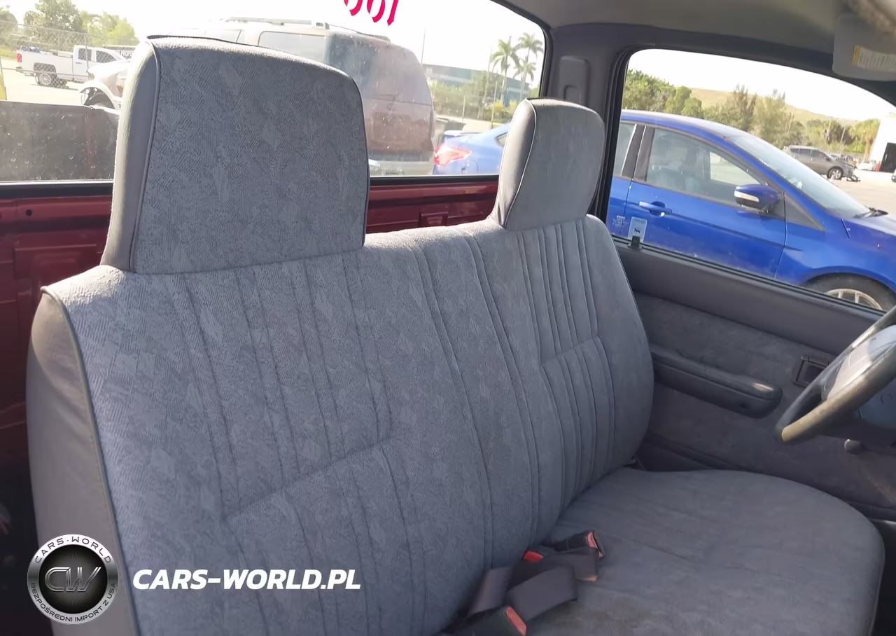 2000 Toyota Tacoma VIN:4TANL42N3YZ635939 - 8