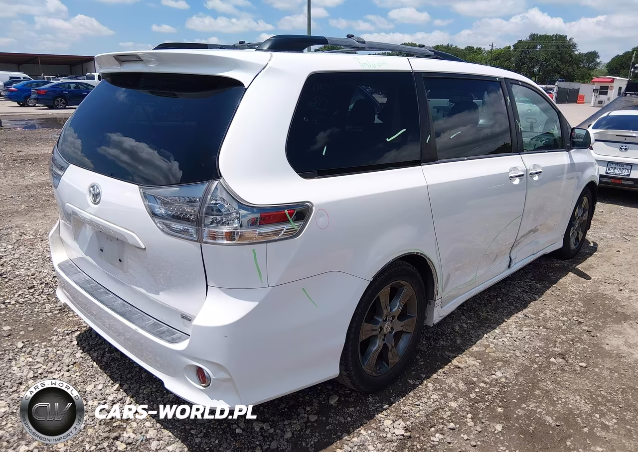 2015 Toyota Sienna Se 8 Passenger VIN:5TDXK3DCXFS586324 - 4