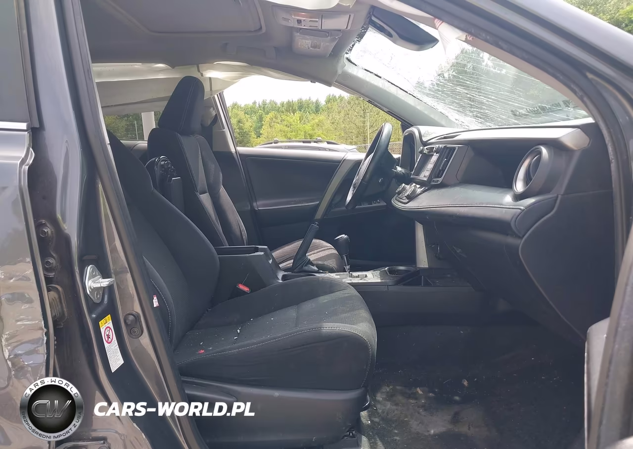 2018 Toyota Rav4 Xle VIN:2T3WFREV0JW481477 - 5