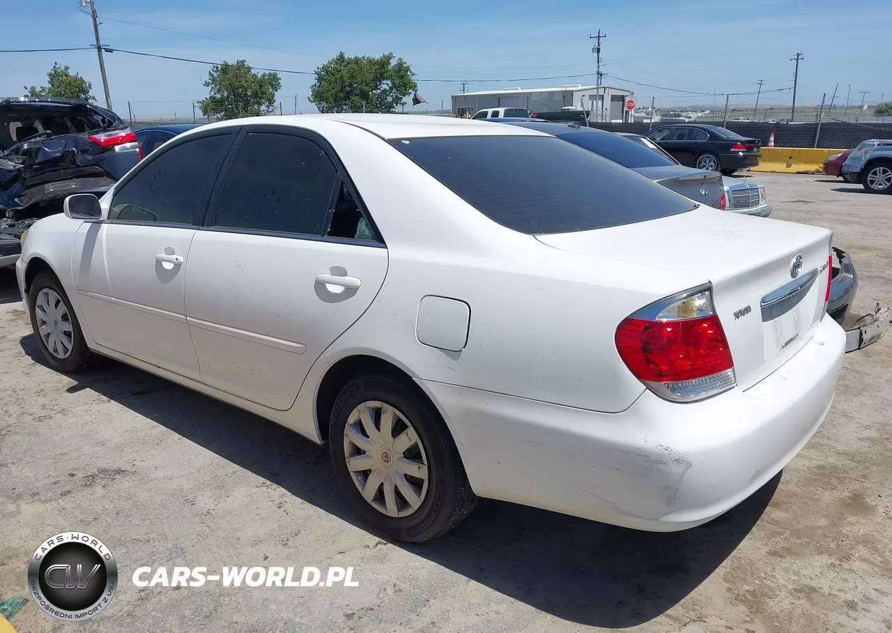 2005 Toyota Camry Le VIN:4T1BE32KX5U604466 - 3
