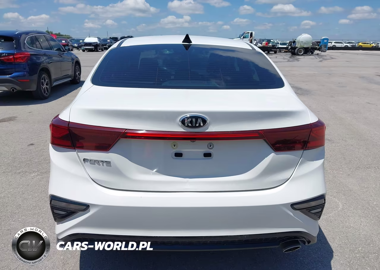 2019 Kia Forte Lxs VIN:3KPF24AD8KE101505 - 16