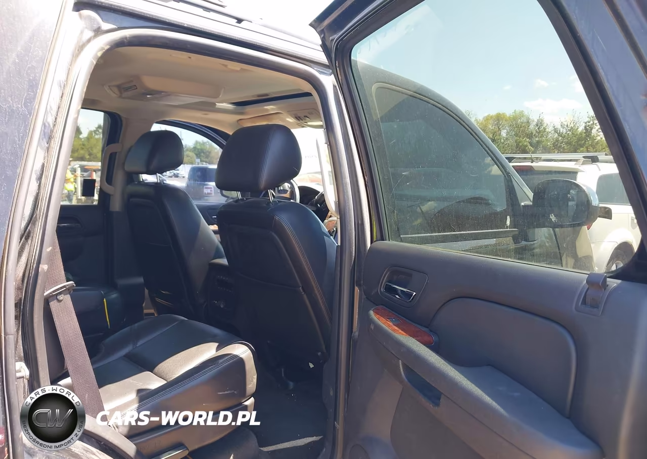 2010 Chevrolet Tahoe Ltz VIN:1GNUKCE02AR200503 - 8