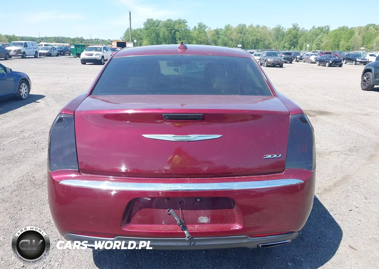 2018 Chrysler 300 Limited VIN:2C3CCAEG8JH159589 - 17