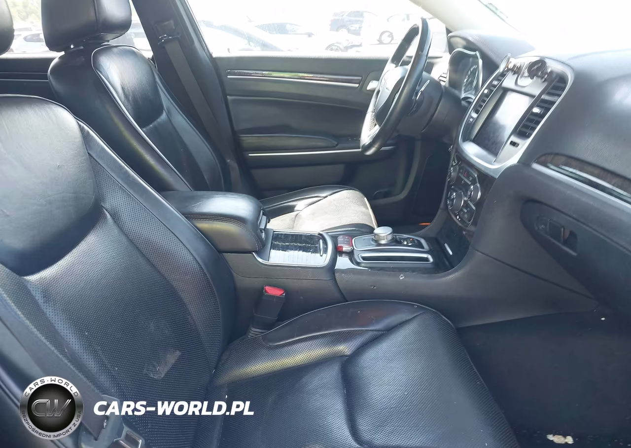 2018 Chrysler 300 Limited VIN:2C3CCAEG8JH159589 - 5