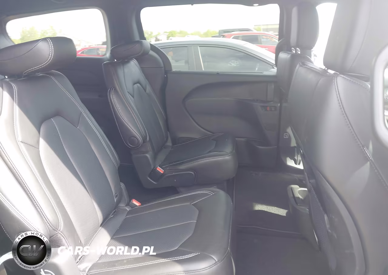2025 Chrysler Pacifica Select VIN:2C4RC3BG1SR560547 - 8