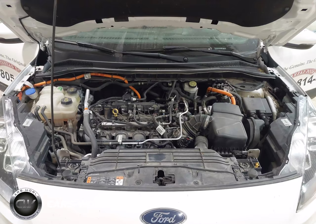 2020 Ford Escape Titanium Hybrid VIN:1FMCU9DZ3LUC44989 - 10