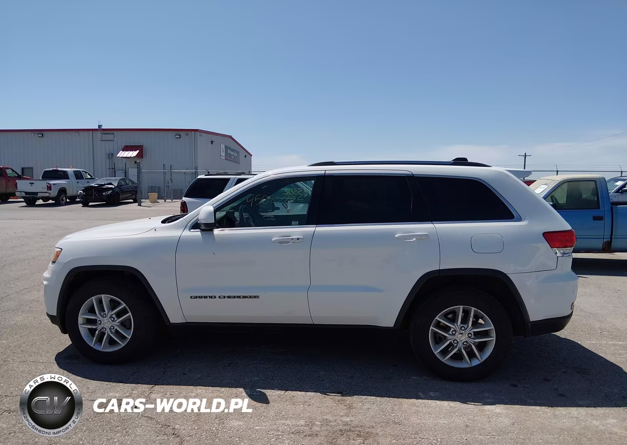 2017 Jeep Grand Cherokee Laredo 4X2 VIN:1C4RJEAG0HC621522 - 14