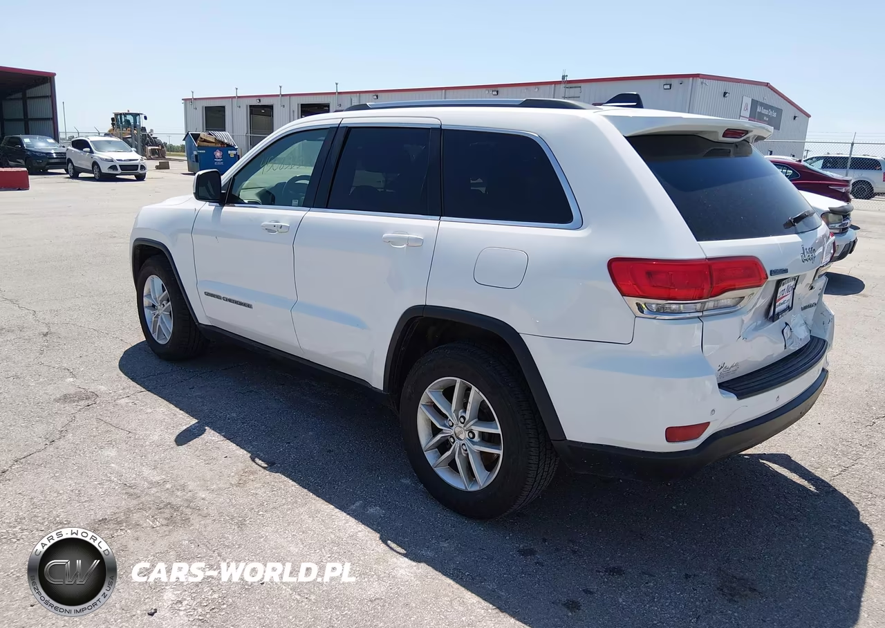 2017 Jeep Grand Cherokee Laredo 4X2 VIN:1C4RJEAG0HC621522 - 3