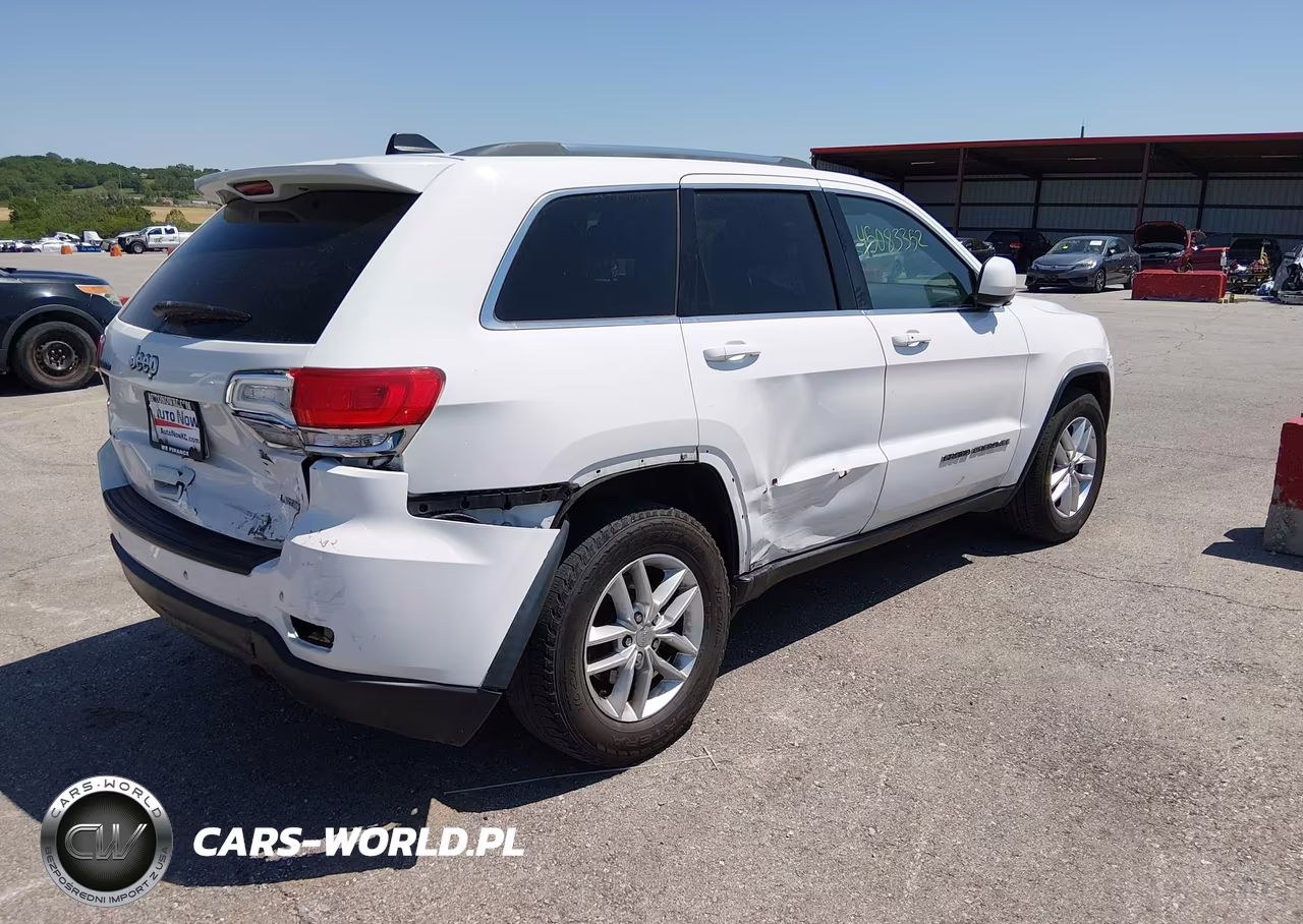 2017 Jeep Grand Cherokee Laredo 4X2 VIN:1C4RJEAG0HC621522 - 4