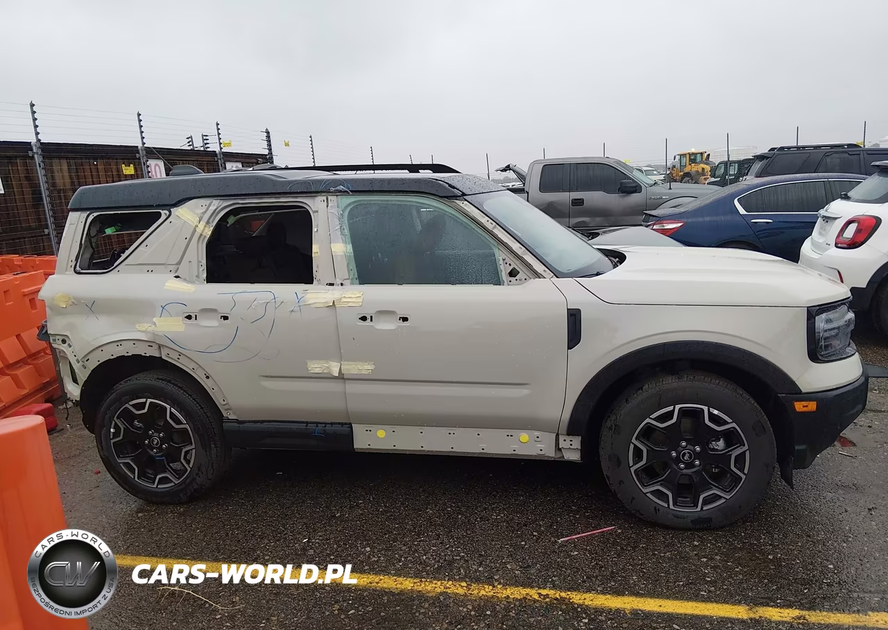 2025 Ford Bronco Sport Outer Banks VIN:3FMCR9CN0SRF21748 - 14