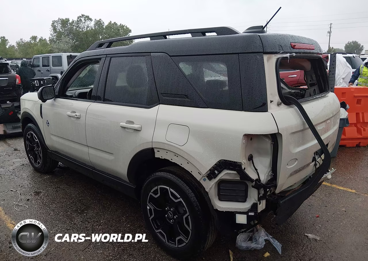 2025 Ford Bronco Sport Outer Banks VIN:3FMCR9CN0SRF21748 - 3